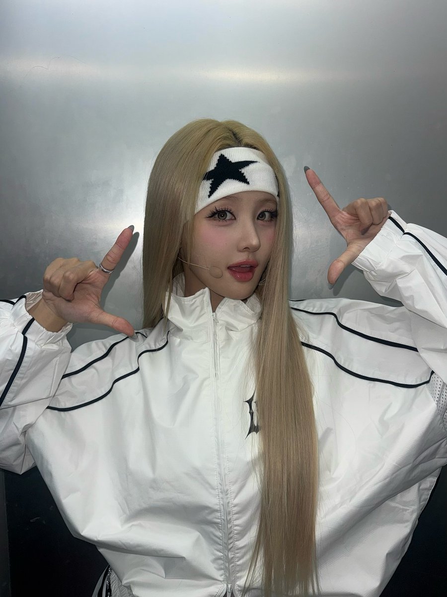 KIOF_ARCHIVE's tweet image. [인스타그램] 251123 쥴리 나띠 벨 하늘

KIOF_인기가요 Behind photo🍀

#KISSOFLIFE #키스오브라이프 #キスオブライフ #KIOF #JULIE #쥴리 #ジュリー #NATTY #나띠 #นัตตี้ #ナッティ #BELLE #벨 #ベル #HANEUL #하늘 #ハヌル