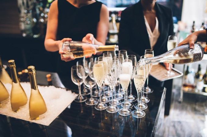 Plan a memorable #Fall weekend event with friends and family get a VIP table today soulnightevents.com #NYC #TimesSquare #Summer #NewYear #2025  #Autumn