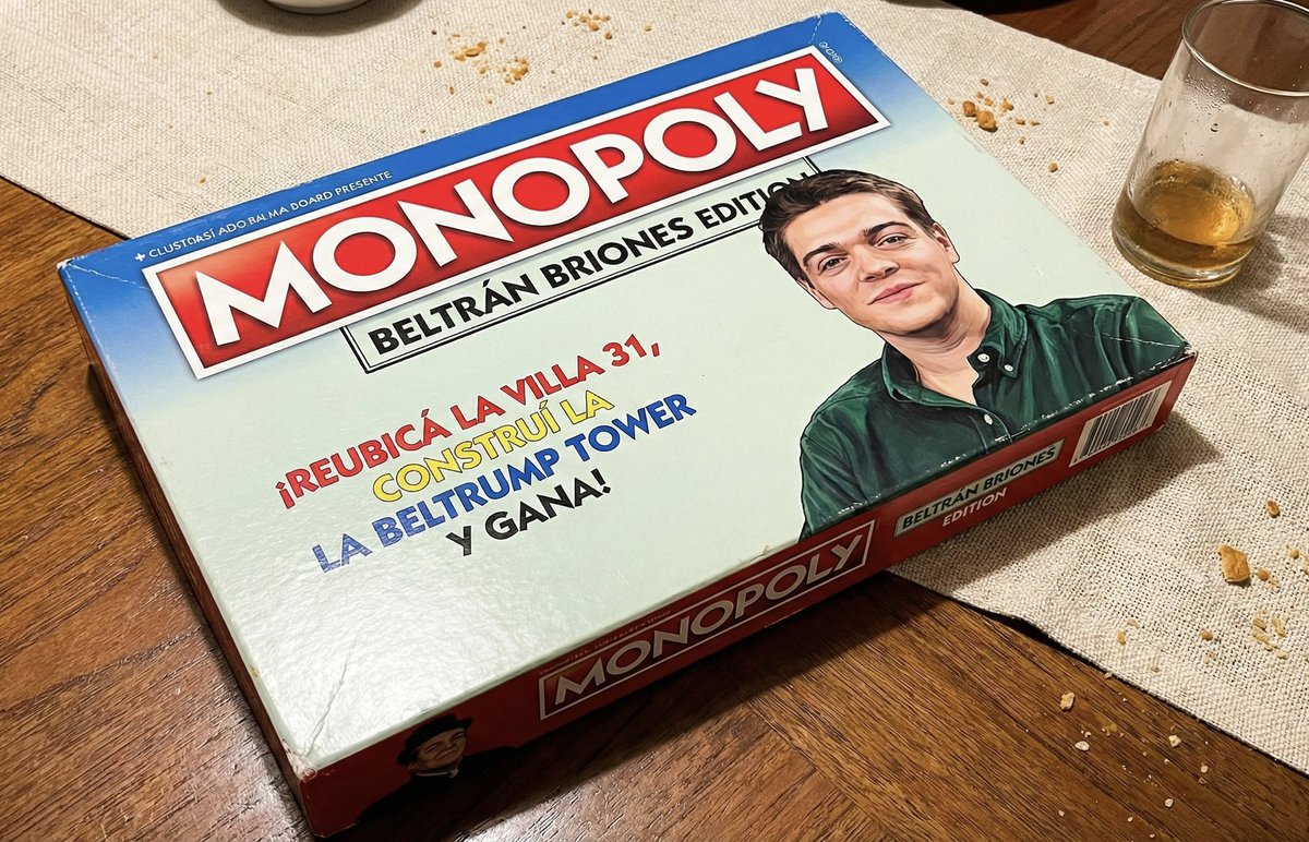 pautasso_mateo's tweet image. Asado con amigos y uno que se hacía el misterioso dijo de jugar un juego de mesa. Los pibes bancamos y saco esto. Inexplicable. Pero increíblemente estaba bien hecho y fue un juegazo.

(No, no llegué a hacer la Beltrump Tower)