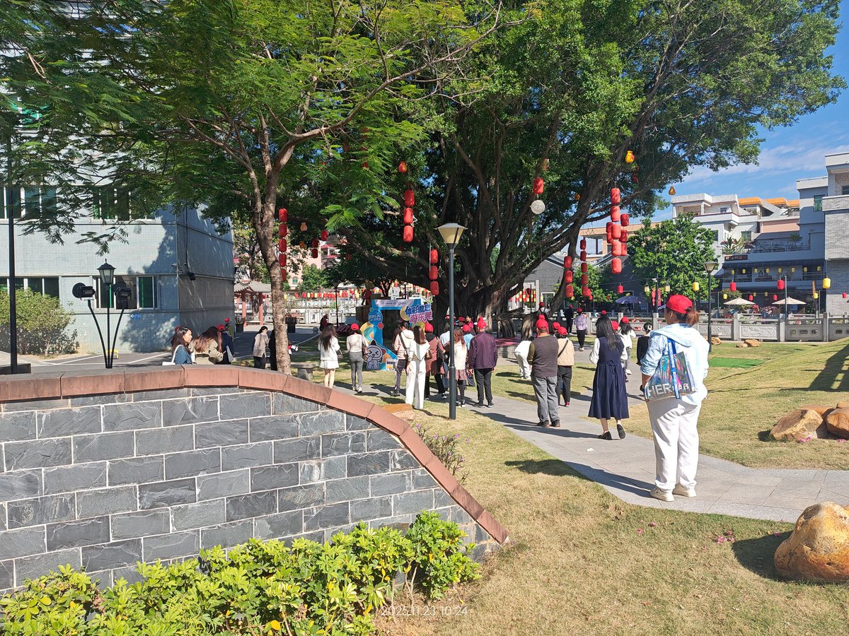 TovRoberts's tweet photo. 周日做了一件很奇怪的事情，就是参团去自己长大的地方旅游，不过游船这种新项目，是没有做过就是。 https://t.co/D74OTJzfXz