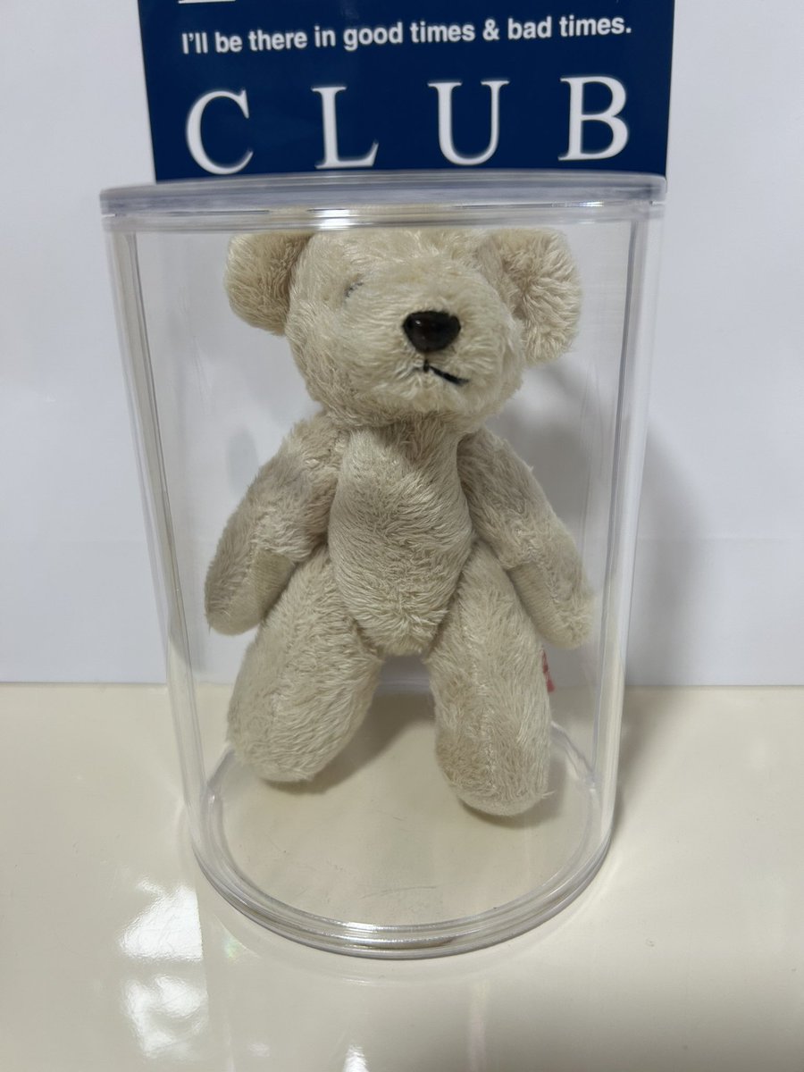 カフェのピンバッジ 飾れるようにしてみたけど 苦労した割に微妙…… 私