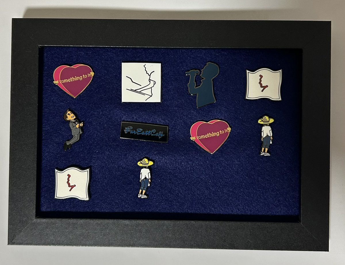 カフェのピンバッジ 飾れるようにしてみたけど 苦労した割に微妙…… 私