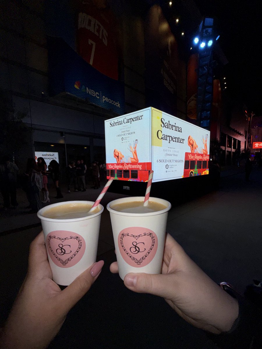free espresso’s for espresso day 🤍☕️😍