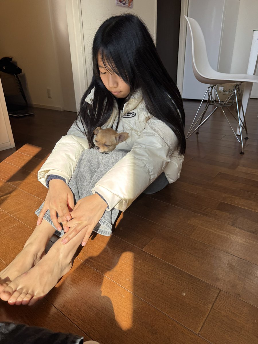 morike_gaglife's tweet photo. サミーを温める娘。 https://t.co/STEOZUWoeF