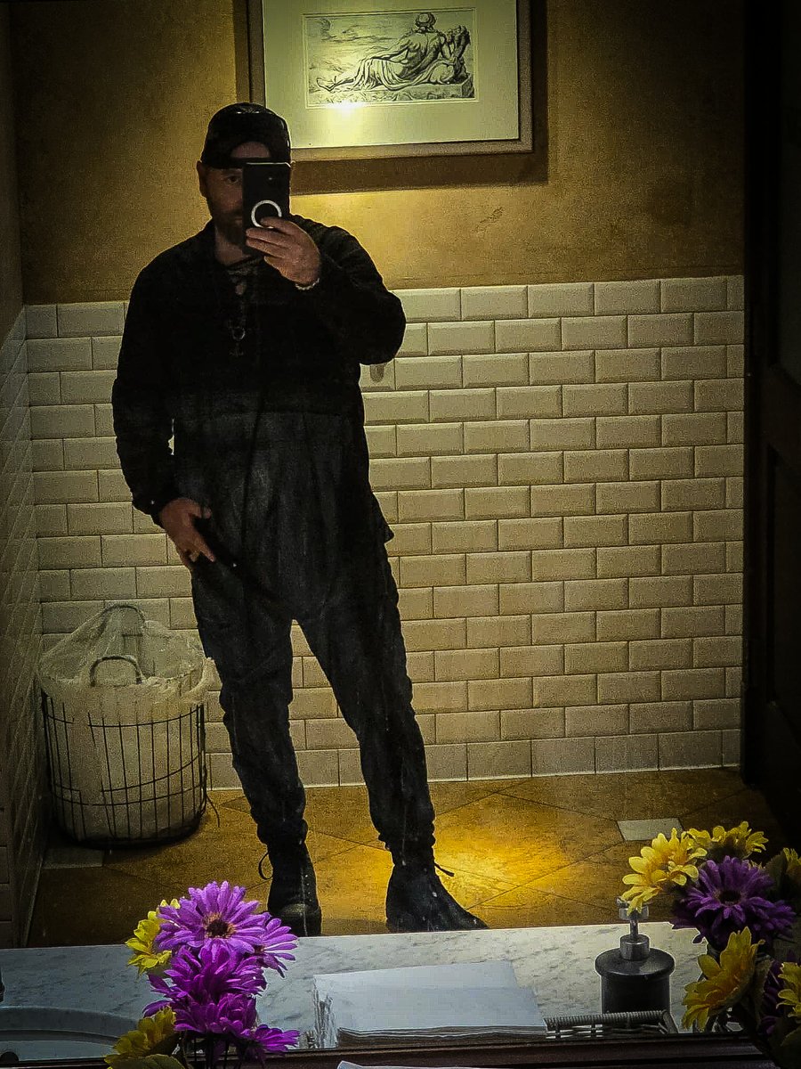 #Greatness means enjoying the things you have and whats around you. I mean this restaurant was nice too! #thankyou #kingpin <a href="/LiveLtw/">LTWLive</a> <a href="/RBWOriginal/">Regal Brotherhood Wrestling</a>