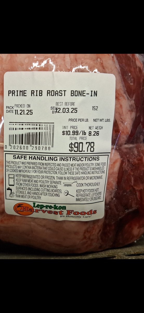 This

Two kinds of turkey

Moist enough to eat

Too dry to eat

There is no "flavorful" turkey

Shop around folks

This is locally produced choice grade product

Be a family hero

Eat Beef