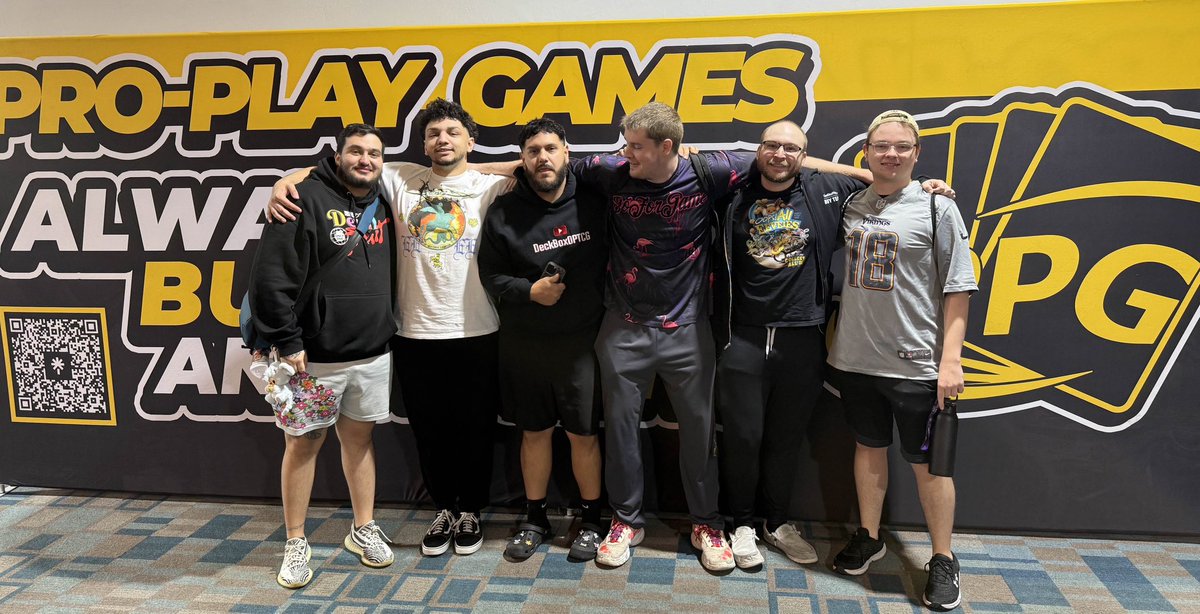 ddpoptcg's tweet photo. A pick of some of the guys this weekend super proud of @GoblinFL @DanielMass33777 @BrandenCardwell @EvynFL @GoBroKuTCG and deckbox aka jonjon congrats boys and way to put on for orlando
.
.
#onepiece #onepiecetcg #onepiecetcgcommunity #gingeroptcg #ddpoptcg https://t.co/yLVRfEfl0H