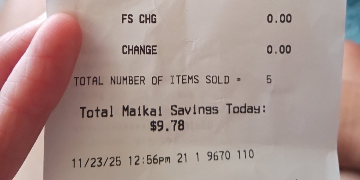 AshleyB46824012's tweet image. Love the deal I got on these cake mixes and frosting! $7 total for the 2 cake mixes and the 2 frostings &amp;amp; I saved $9.58!
@BettyCrocker 
#cakemix 
#cakefrosting 
#frosting