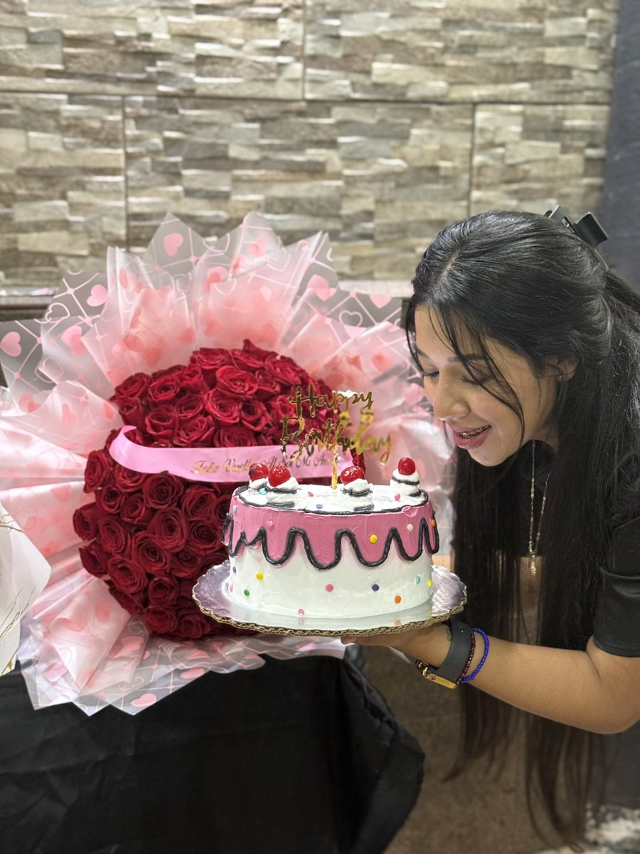 launicabros's tweet photo. Happy birthday to me❤️✨ https://t.co/CDnugXZwRJ