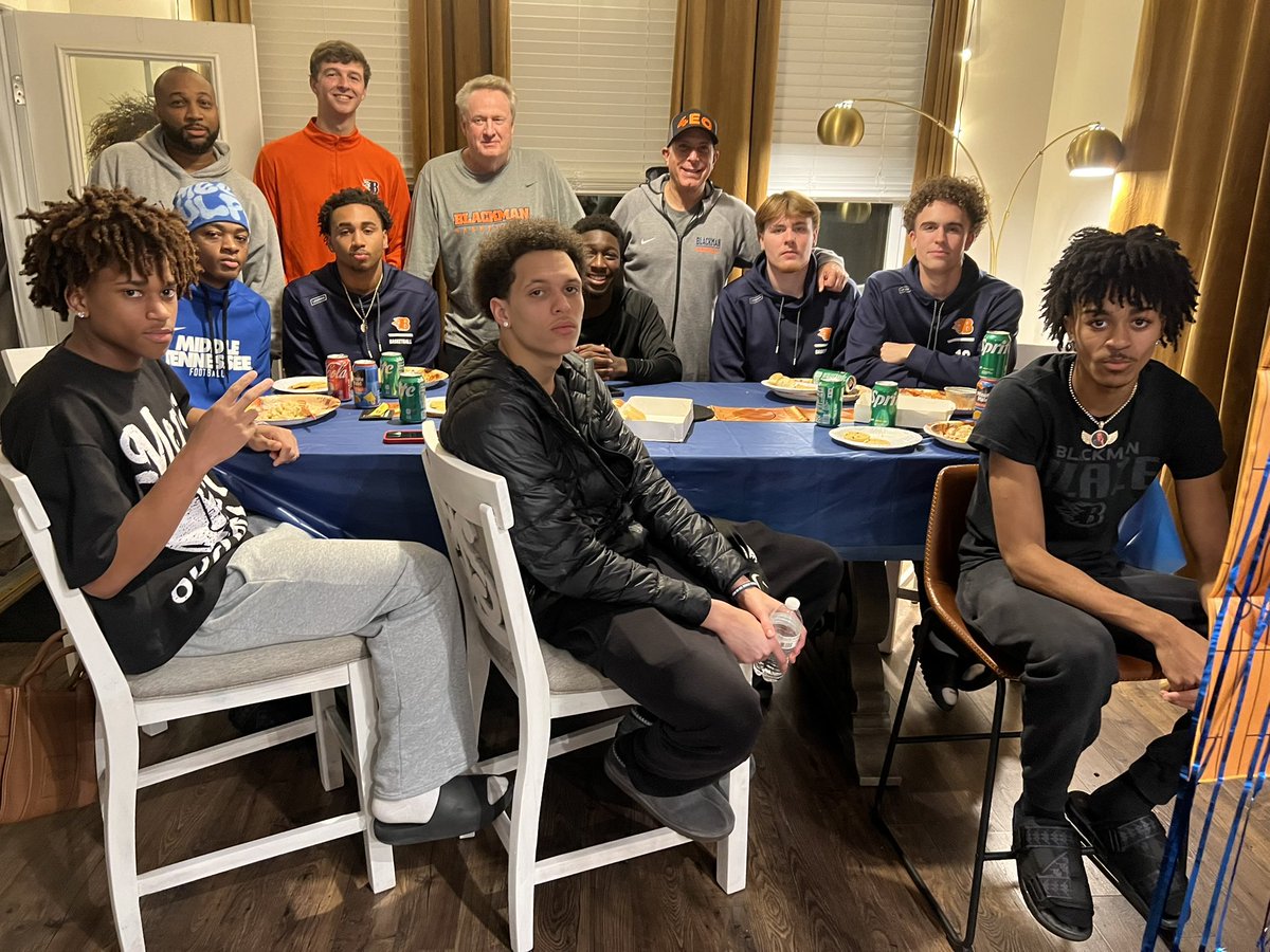 Great night at our Blackman Senior Dinner celebrating our 8 seniors. Huge thank you to the senior parents for putting it together tonight. Ready to tip off tomorrow! #4EO