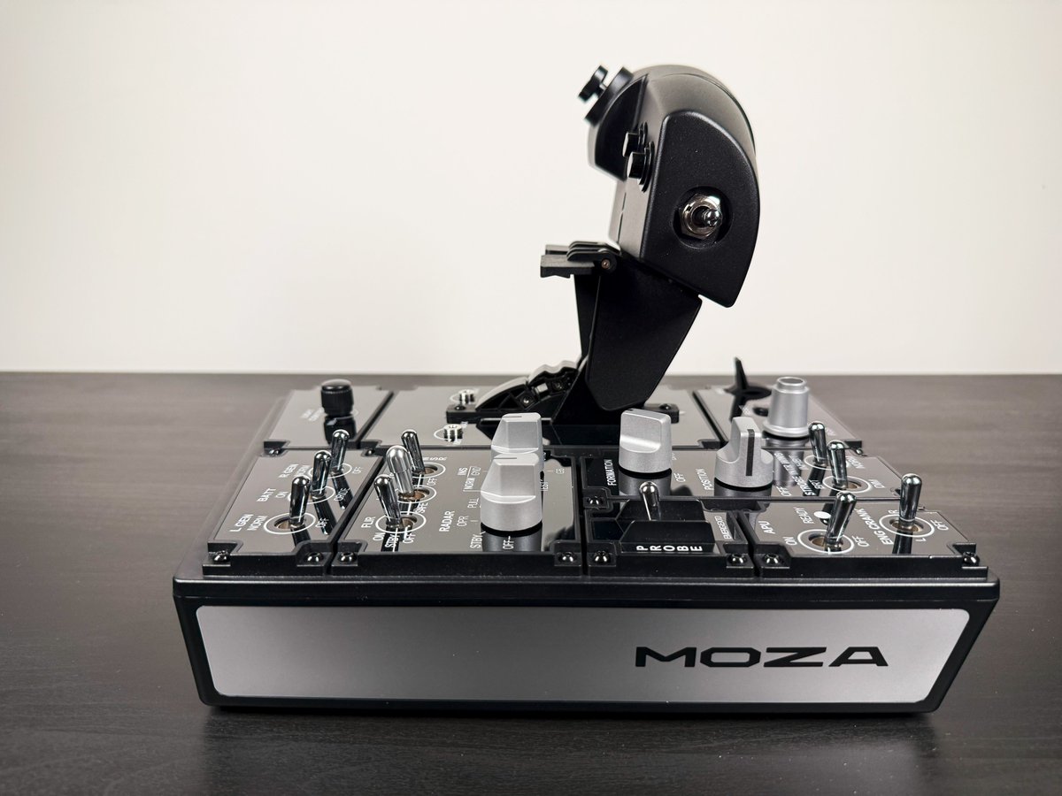 moza_racing's tweet photo. Unleash your flying potentials with the MOZA MTP Throttle Panel and MTLP Panel!
📸:@flightstreamer
#mozacreatorprogram25 #moza #mozaflight #flightsim #aviationlovers #MTP #MTLP #throttle #panel https://t.co/cs65PYj5bW