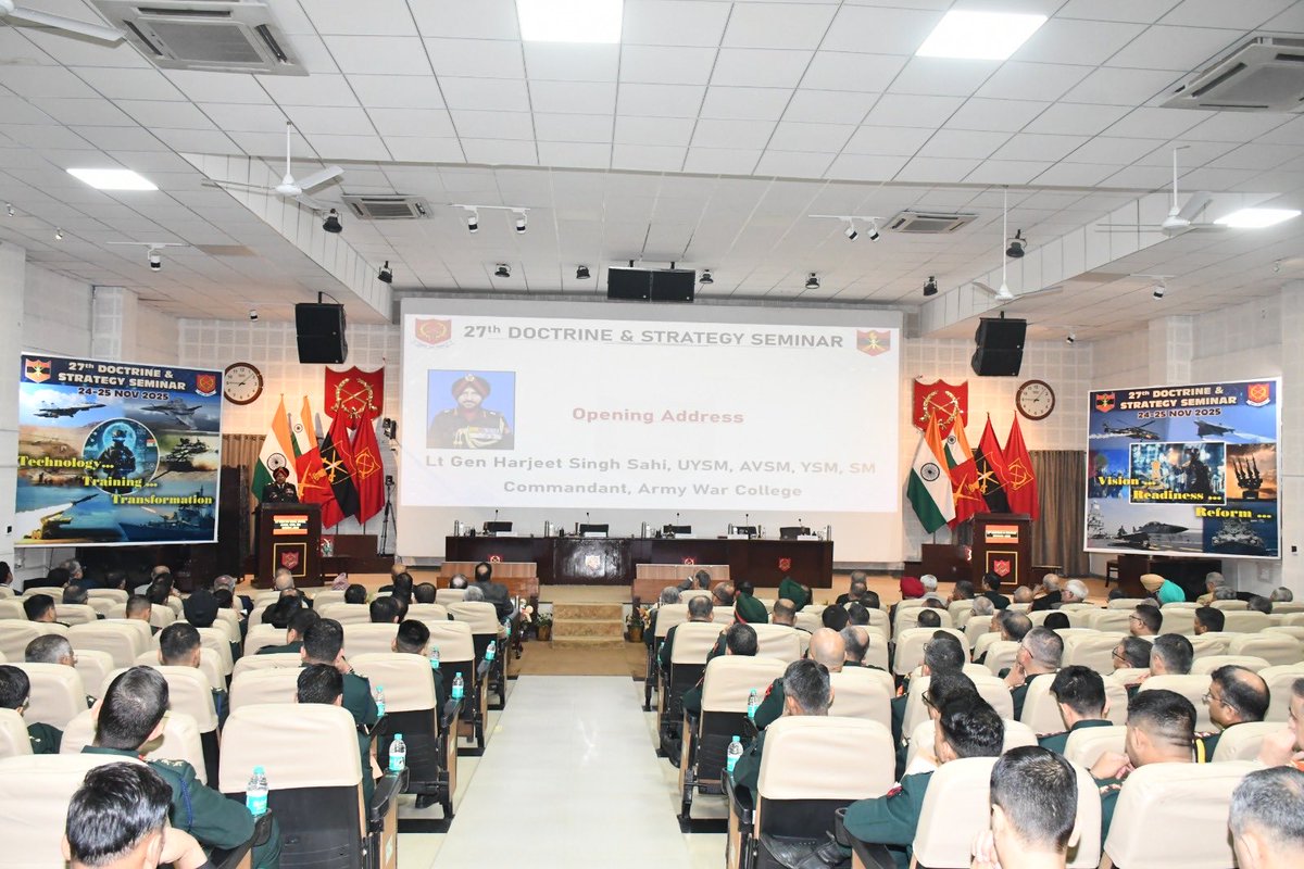ia_awc's tweet image. Doctrine &amp;amp; Strategy Seminar-2025! Lt Gen HS Sahi, Commandant #AWC, sets the tone,focusing on &apos;Fighting Wars of the Future&apos;. Roadmap-2035, to bolster #IndianArmy capabilities, takes centre stage #DSS2025 #FutureWarfare #MilitaryLeadership @adgpi @artrac_ia ⁦@SpokespersonMoD⁩