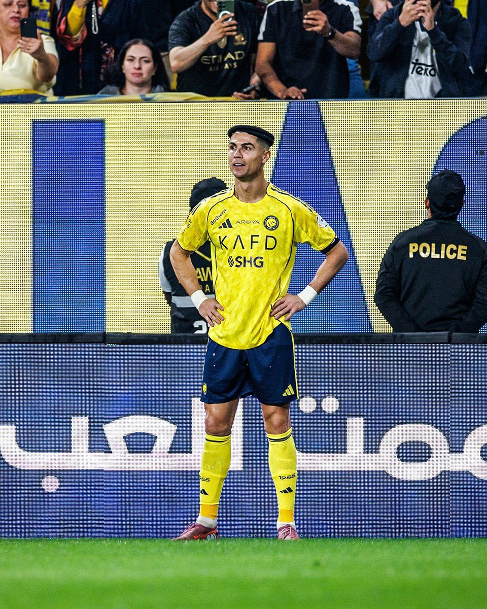 #الحقيقــــه_توجـــــع 
رسمياً .. 
- النصر رمزه ( العقال )
- الهلال رمزه ( الطاقية )