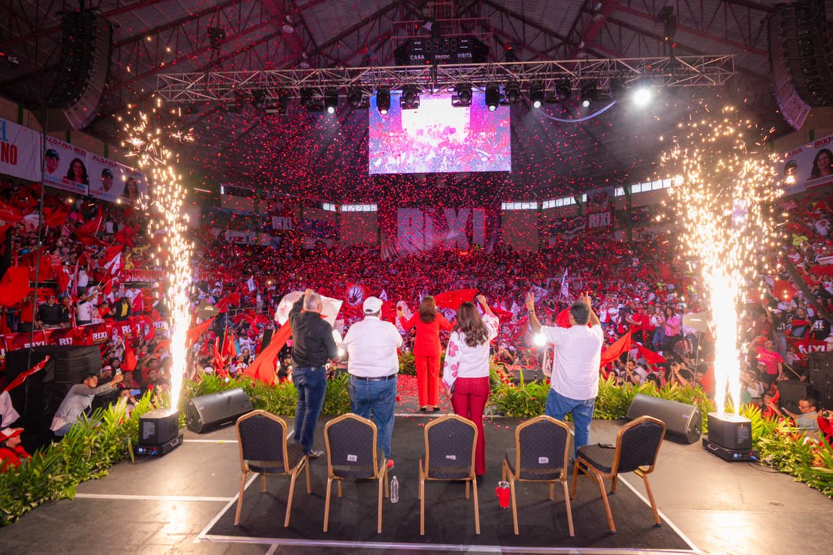 El Gordito no se va dice Aldana al cierre de su campaña electoral. 
***

En el corazón de Honduras se realizó un apoteósico cierre de campaña electoral de la candidata presidencial Rixi Moncada por el partido Libertady Refundación (Libre) y. aJorgeAldana porla alcaldía del