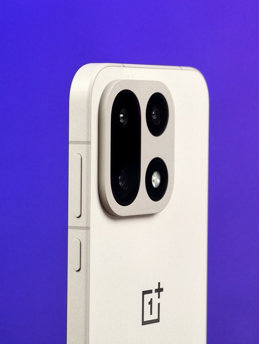 HarshitTech001's tweet image. A. DetailMax Engine
#OnePlus15 #PowerOnLimitsOff