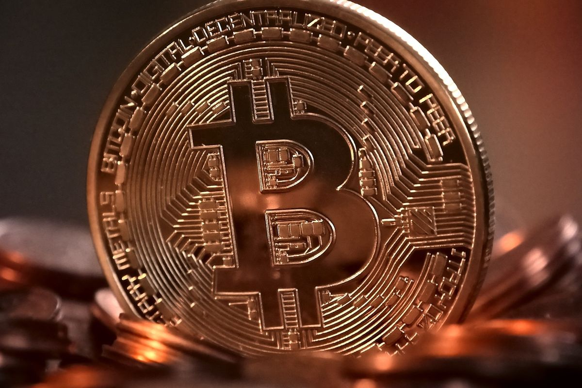 RadioSmartFM's tweet image. Harga Bitcoin bangkit pada awal perdagangan pekan ini. Berdasarkan Coinmarketcap, Senin (24/11/2025) pukul 07.39 WIB, Bitcoin diperdagangkan di Rp1,44 miliar.

Dalam satu jam terakhir harga Bitcoin naik 0,08 persen, sementara dalam 24 jam terakhir menguat 2,19 persen.

#SmartNews
