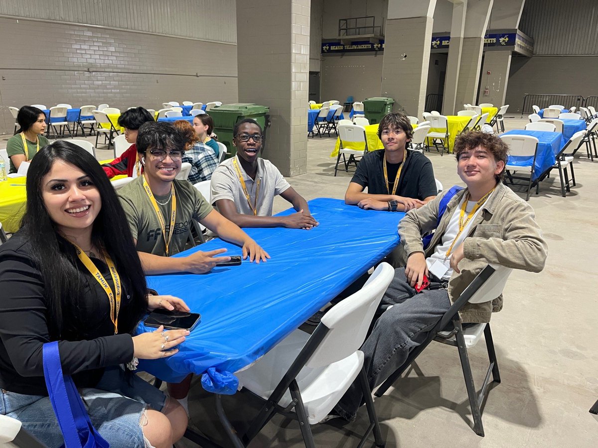 wbrayhs's tweet image. 📢W. B. Ray TEXANS IB showed off their engineering skills at the Texas A&amp;amp;M Kingsville Engineering Expo.
Whether chemical, mechanical, industrial or electrical, our TEXANS were ready for the challenge.