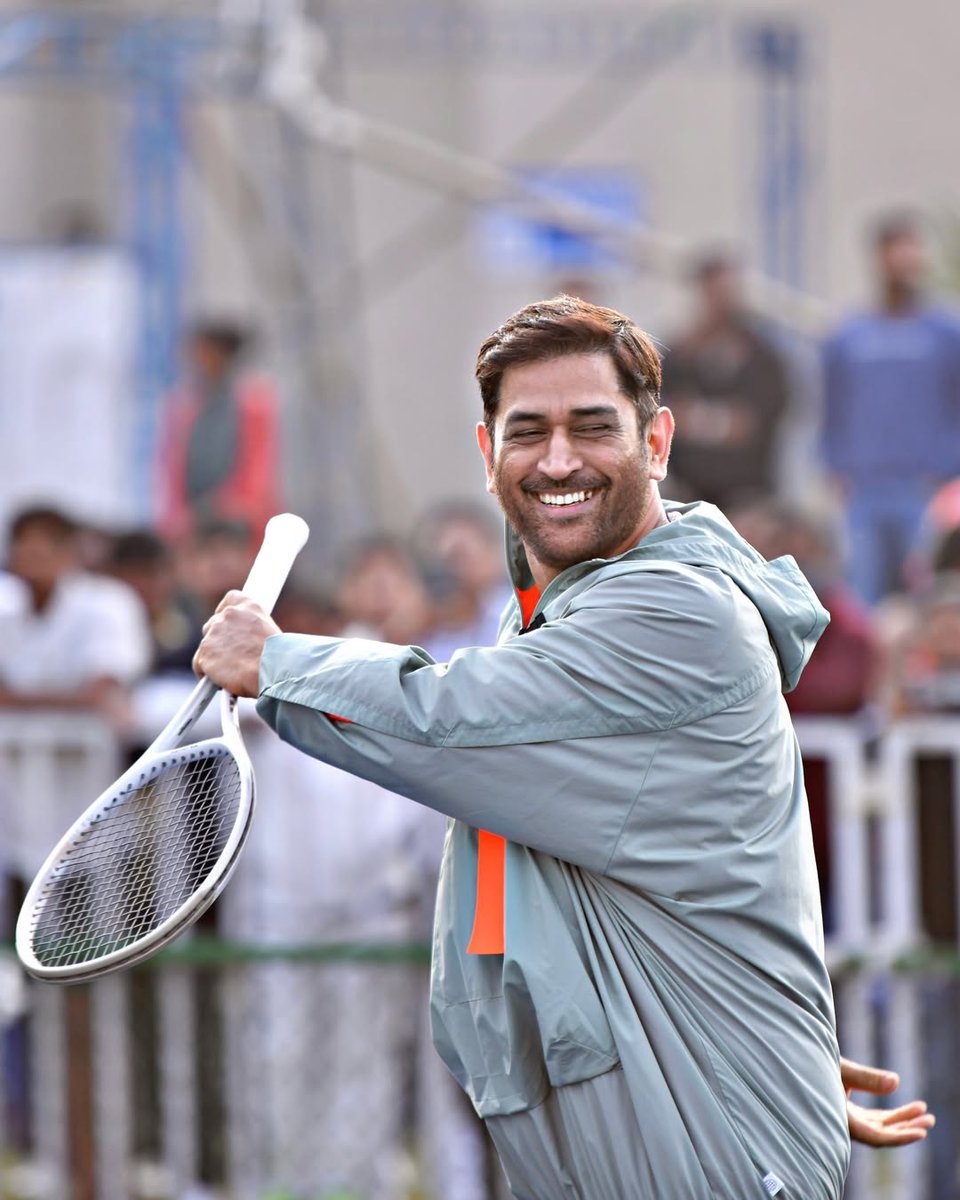 WorshipDhoni's tweet image. 📸: MS Dhoni at JSCA Tennis Championship.