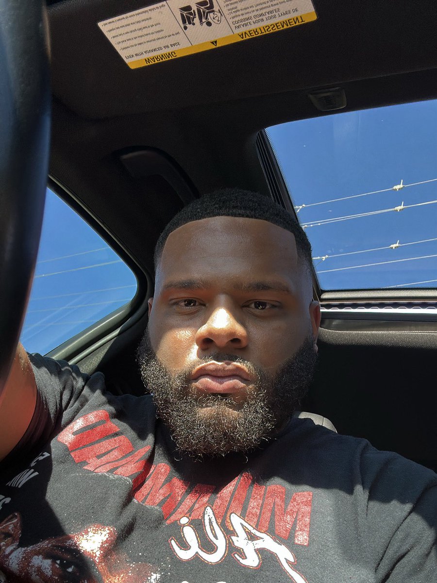 LayItOnEm_Coop's tweet image. Him 🥵