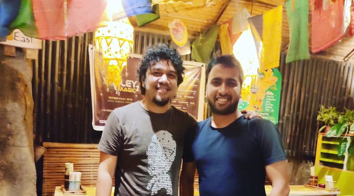 rajdweep4u's tweet photo. সময়ৰ আটাইতকৈ ভাল লগা আৰু আটাইতকৈ বেয়া লগা কথাটো হৈছে - সময় বাগৰি যায়, কাহানিও নৰয়। সময়ৰ সোঁতে কঢ়িয়াই অনা বহু জনা-নজনা ঘাত-প্ৰতিঘাত নেওঁচি বিশাল আকাশৰ বুকুত আপোনাৰ অবাধ বিচৰণ অনাগত সময়তো অব্যাহত থাকক।আপোনালৈ অন্তহীন শুভকামনা। ভালে থাকক ককাই ❤

Happy birthday @paponmusic https://t.co/74gy4GqXse