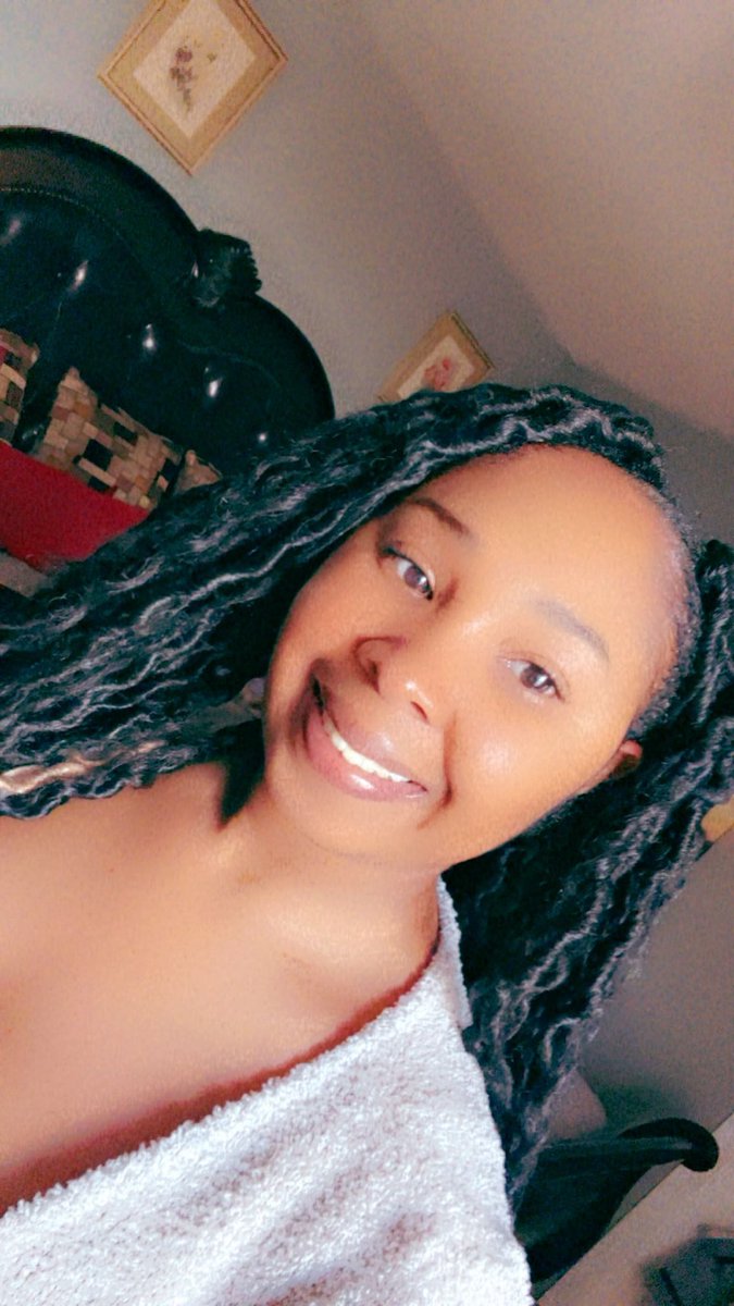 DyekaW097's tweet image. I’m 28 today — cake is mandatory, adulthood is optional 🎂😌 #BirthdayEnergy #FunnyButReal #StillFun