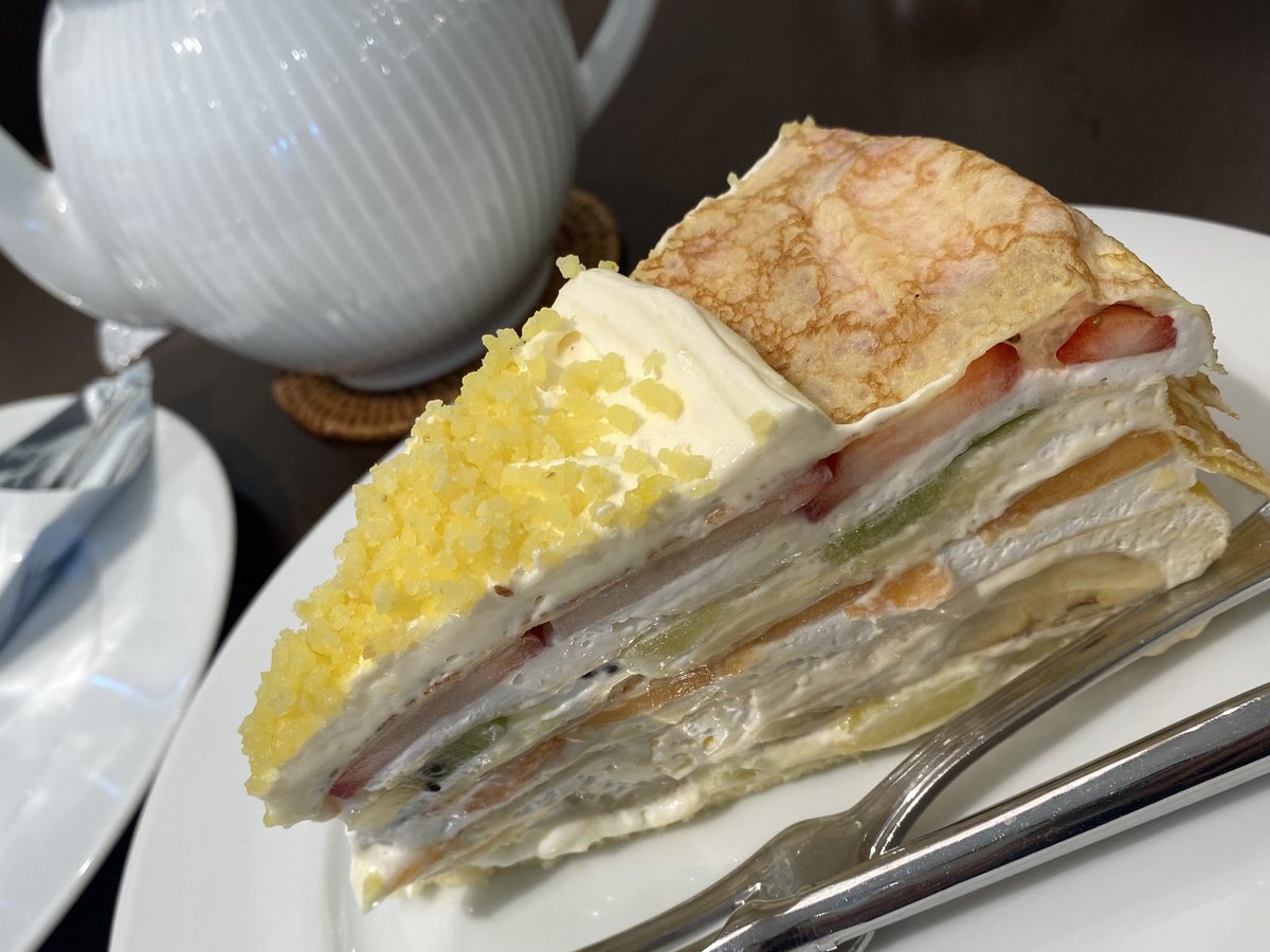 yukusue000's tweet image. ニュウマン高輪のハーブス、待ち0で即入れるの何故なの…？気づかれてない説？