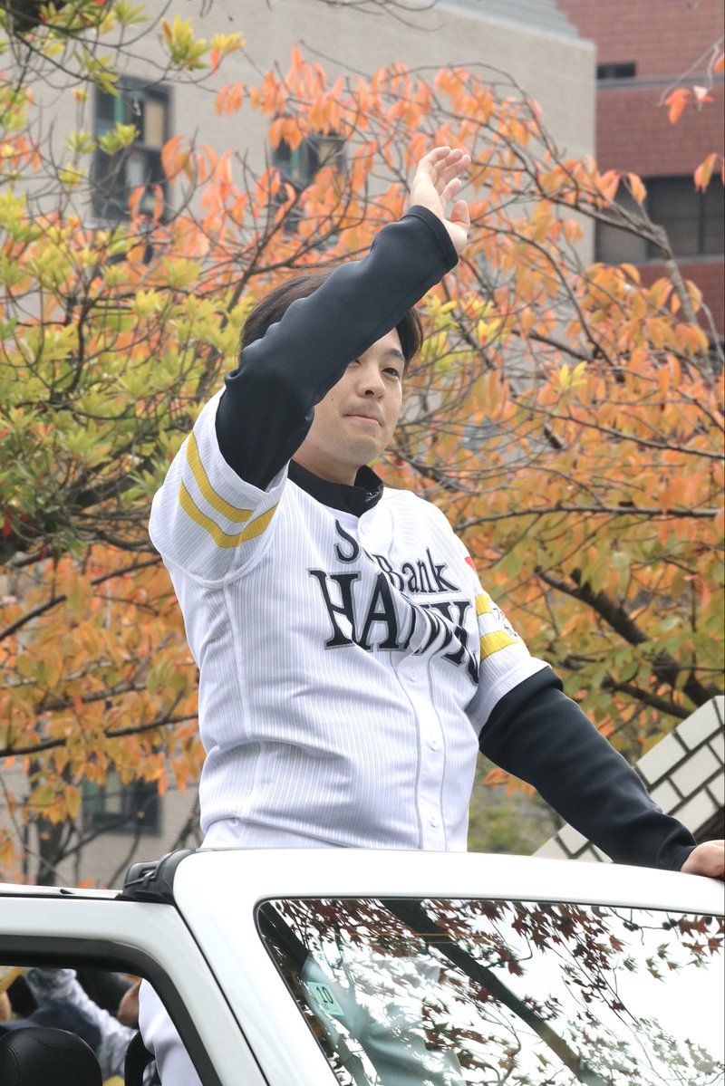 chip_dale_sh's tweet image. ホークス優勝パレード🏆

 #sbhawks
 #川瀬晃 選手
 #谷川原健太 選手