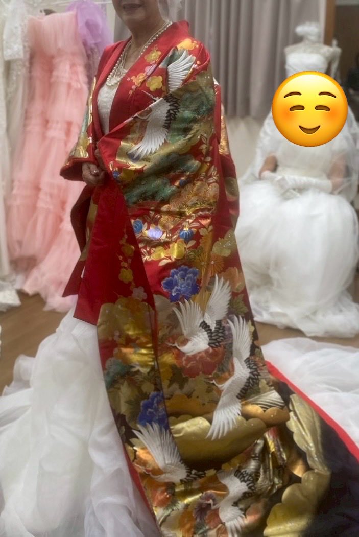 Courage_Dress's tweet photo. シニアの方向けドレスフォト会にて👗
ウェディングドレスの上に打掛を
着ていただき和モダンドレスに♡

#ドレスフォト会
#シニアの方向けドレスフォト会 https://t.co/Z98DeS9Aez