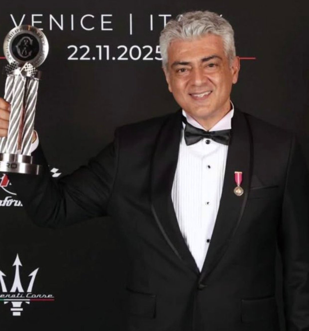 Thileep_Off's tweet image. Choose One ☝️ Guy’s 

#AjithKumar #AK64 

RT #Vijay                      Like #Ajith