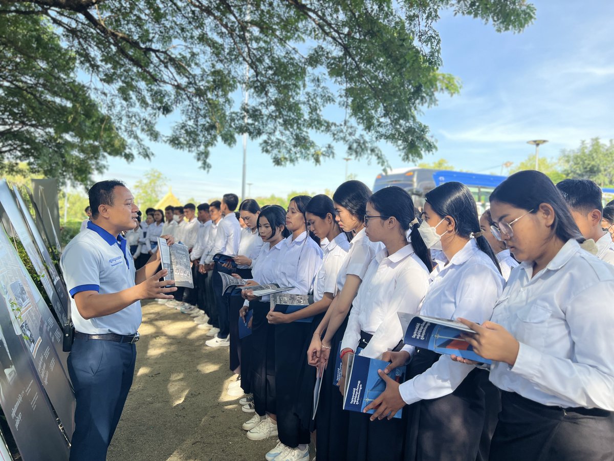 KRTribunal's tweet image. On November 24, 2025, the ECCC outreach team will started their outreach mission in Takeo Province. The ECCC Outreach Team traveled Hun Sen Sla Kou High School, Takeo Province, to meet with a total of 940 students, including 501 females. 

#ECCC #KhmerRougeTrials