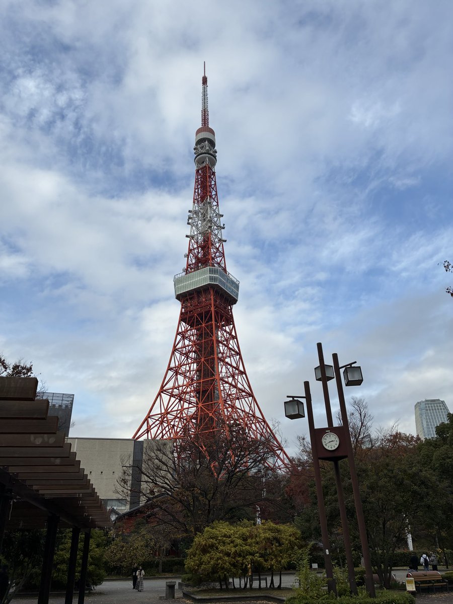 longtime1232's tweet photo. ちなみに昨日の祝日は東京タワーに行ってきたよ。 https://t.co/qrLAVXmrc3