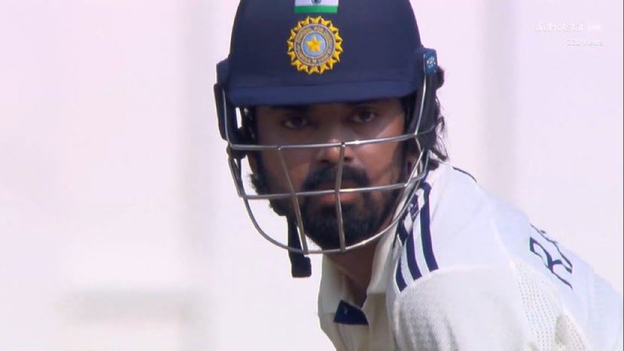 mufaddal_vohra's tweet image. KL Rahul dismissed for 22 in 43 balls.