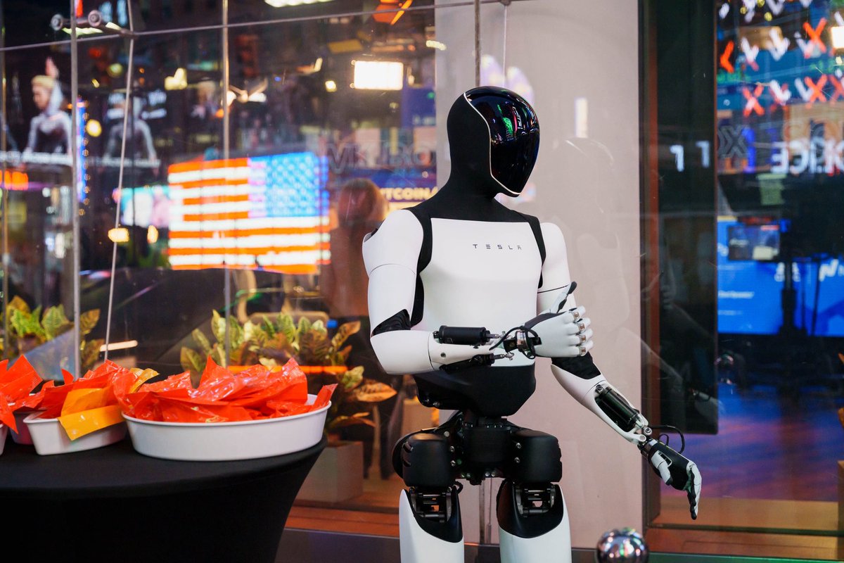 olivier_evan's tweet image. Thread  Optimus de Tesla  ! Pionniers de l'exploration spatiale ?  
#Optimus #Tesla #ExplorationSpatiale