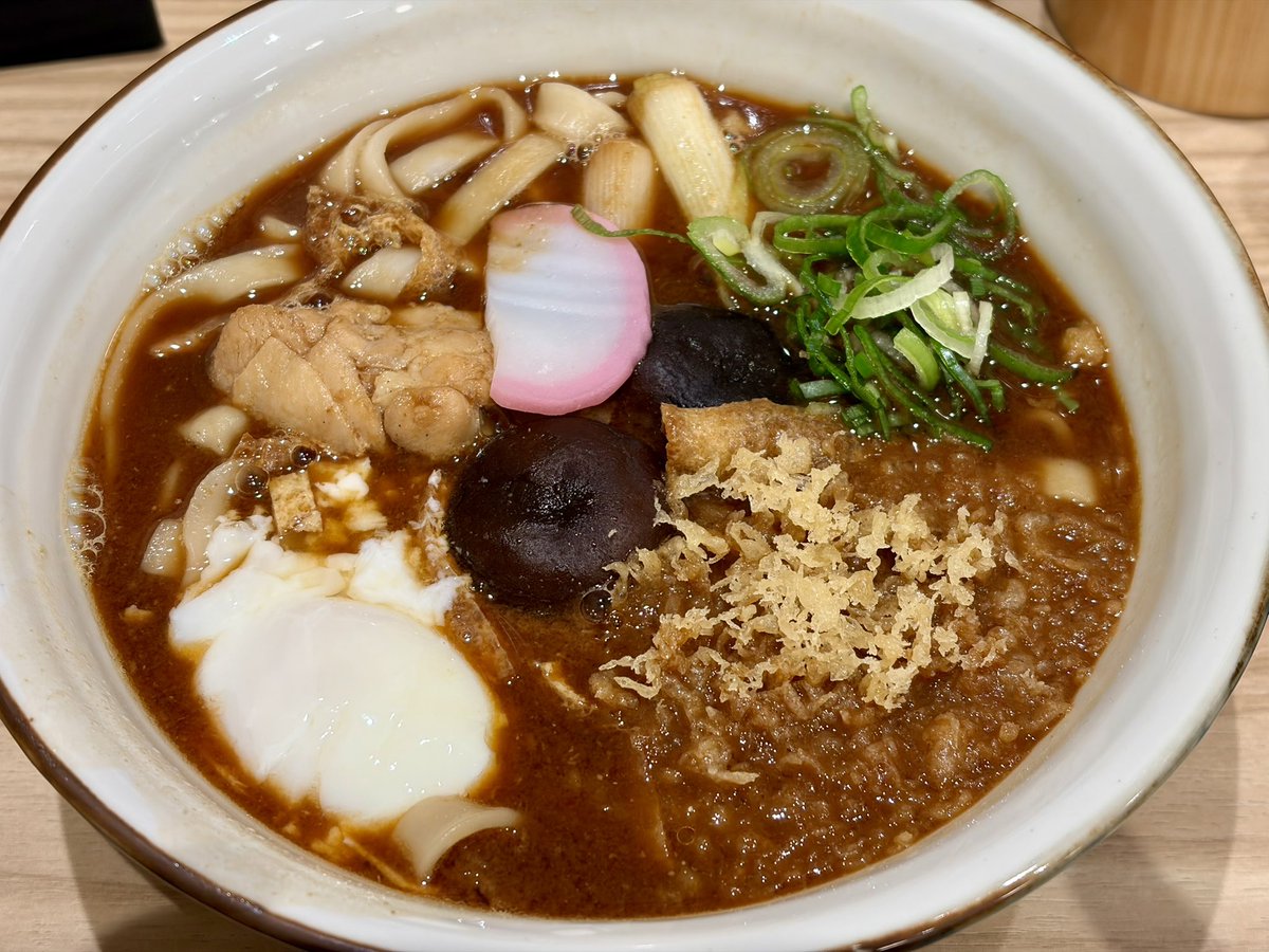 mako_acm's tweet image. 久しぶりのきしめん(ﾟ～ﾟ* )ﾓｸﾞﾑｸﾞﾑｸﾞ
やっぱりきしめんはうめぇ！(*´Д｀*)
#驛釜きしめん