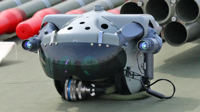 sohailahmedsa's tweet image. Helmet for the Chinese Z-10ME.
2 lenses like on the AH-64 Apache’s IHADSS (Integrated Helmet and Display Sighting System), difference being that the tubes are mounted on the upper side. The 2 external optics could be some sort of NVG.
(📸 Modern Chinese Warplanes)
#Z10ME #HMD