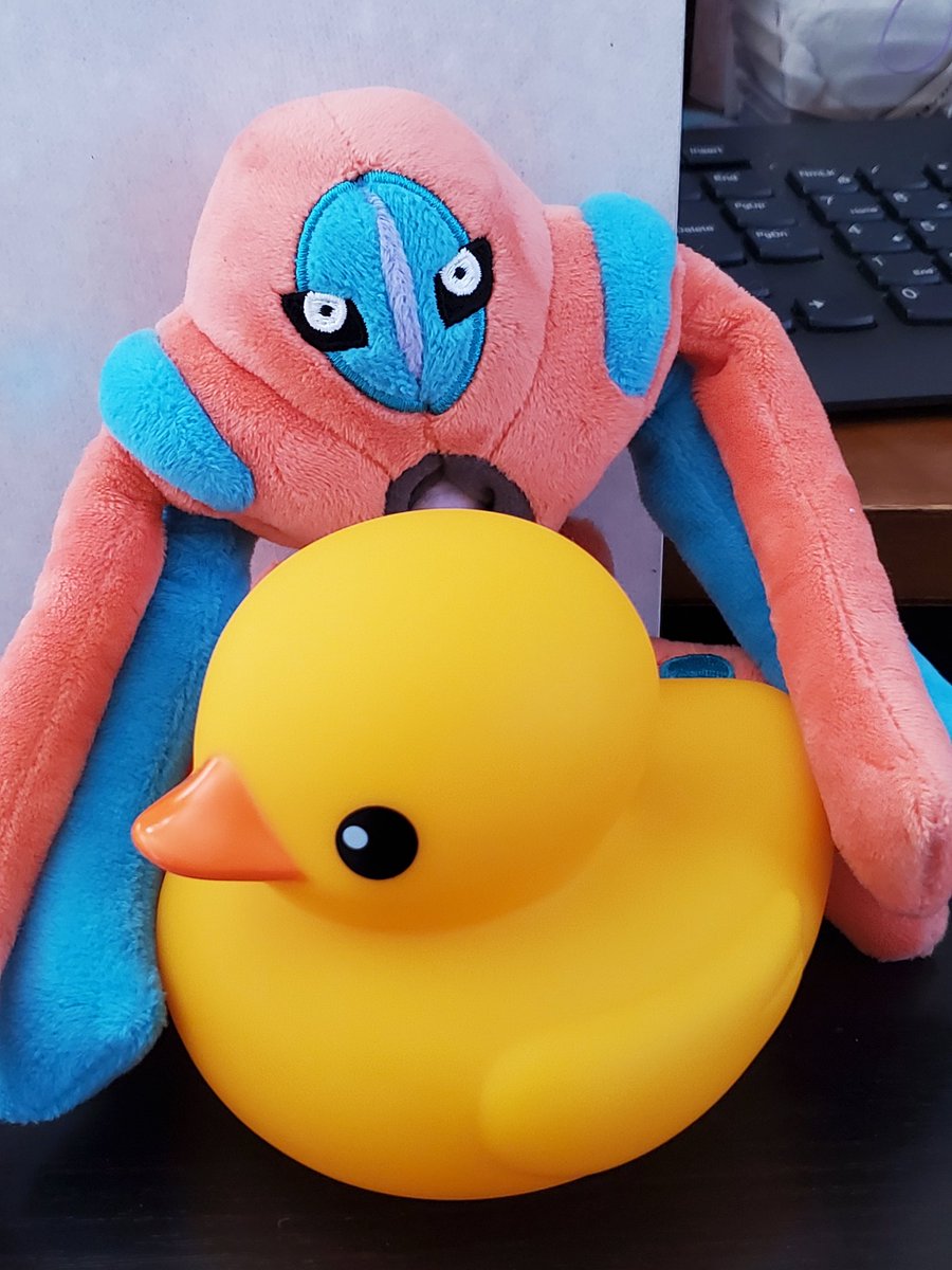 nabaxys's tweet photo. デオキシスくん。お風呂にもうかべられるアヒルさんだよ https://t.co/NnZuuLXDNN