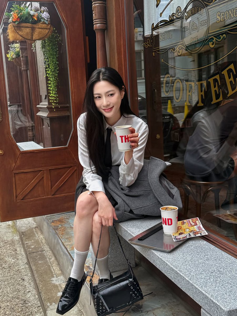 nocturnalure's tweet image. ㅤ

Instagram • now
New content from Ralaiya.

𝒓𝒂𝒓𝒂𝒚𝒂𝒔𝒚𝒊𝒍𝒂ㅤThere’s something about today’s brunch… maybe Lokal Basic knows why.

tagged 𝐥𝐨𝐤𝐚𝐥𝐛𝐚𝐬𝐢𝐜.𝐢𝐝

ㅤ