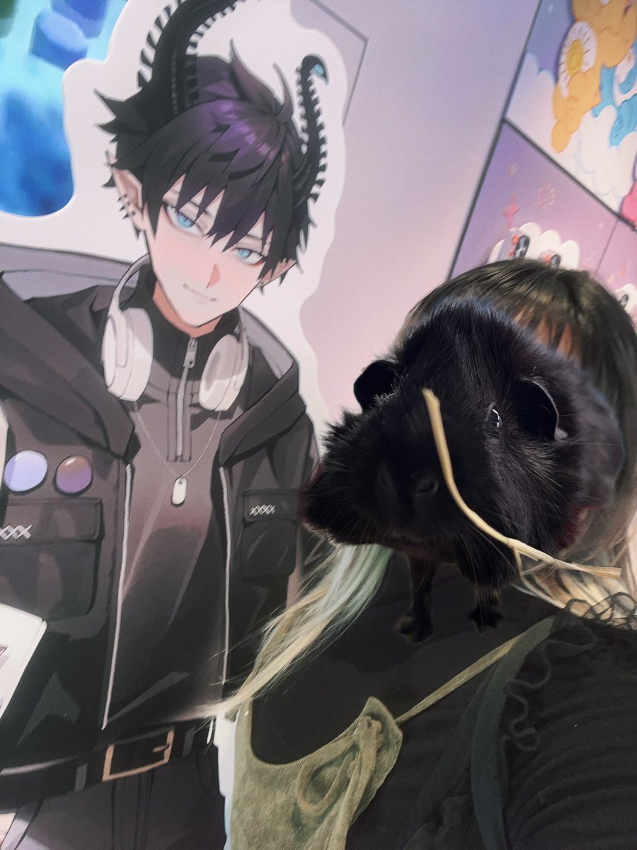 ｡⋆｡˚ 🛸 ˚｡⋆｡好巧！逛街碰到了｡⋆｡˚ 🛸 ˚｡⋆｡
外星人王子來地球也是要站一整天工作的w