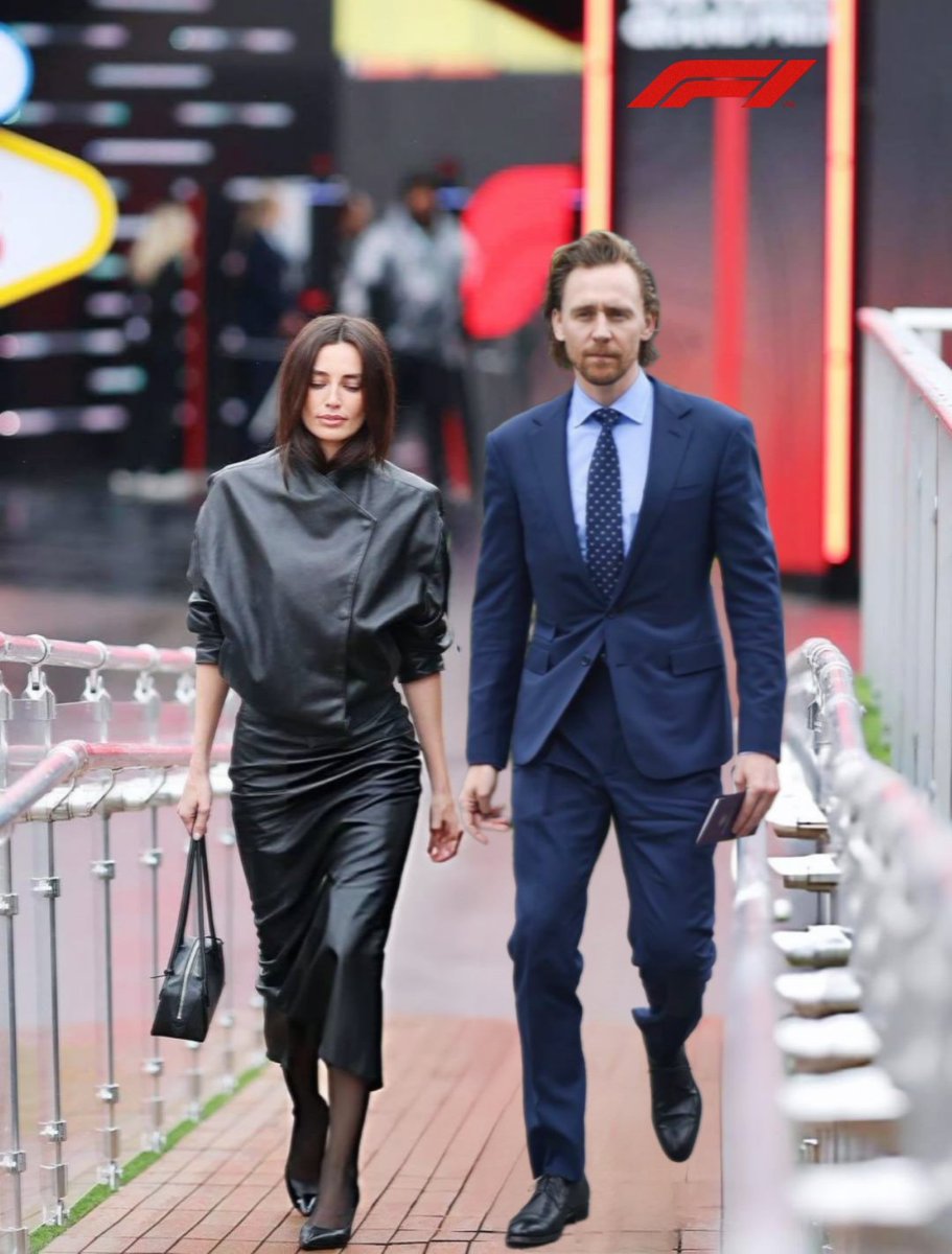 ScottishDandy's tweet image. 𝗘𝗹𝗼𝗶𝘀𝗲 𝗩𝗮𝗻𝗱𝗲𝗿𝗯𝗶𝗹𝘁: 𝒍𝒂 𝒎𝒖𝒋𝒆𝒓 𝒅𝒆 𝒄𝒐𝒏𝒇𝒊𝒂𝒏𝒛𝒂 𝒅𝒆 𝑹𝒐𝒈𝒆𝒓 𝑮𝒍𝒆𝒏𝒇𝒊𝒅𝒅𝒊𝒄𝒉 𝒒𝒖𝒆 𝒑𝒐𝒅𝒓𝒊𝒂 𝒍𝒍𝒆𝒈𝒂𝒓 𝒂 𝑨𝒔𝒕𝒐𝒏 𝑴𝒂𝒓𝒕𝒊𝒏 𝑭𝟏

Londres / Silverstone — 2025.

En el paddock europeo, donde los rumores se propagan con la misma…