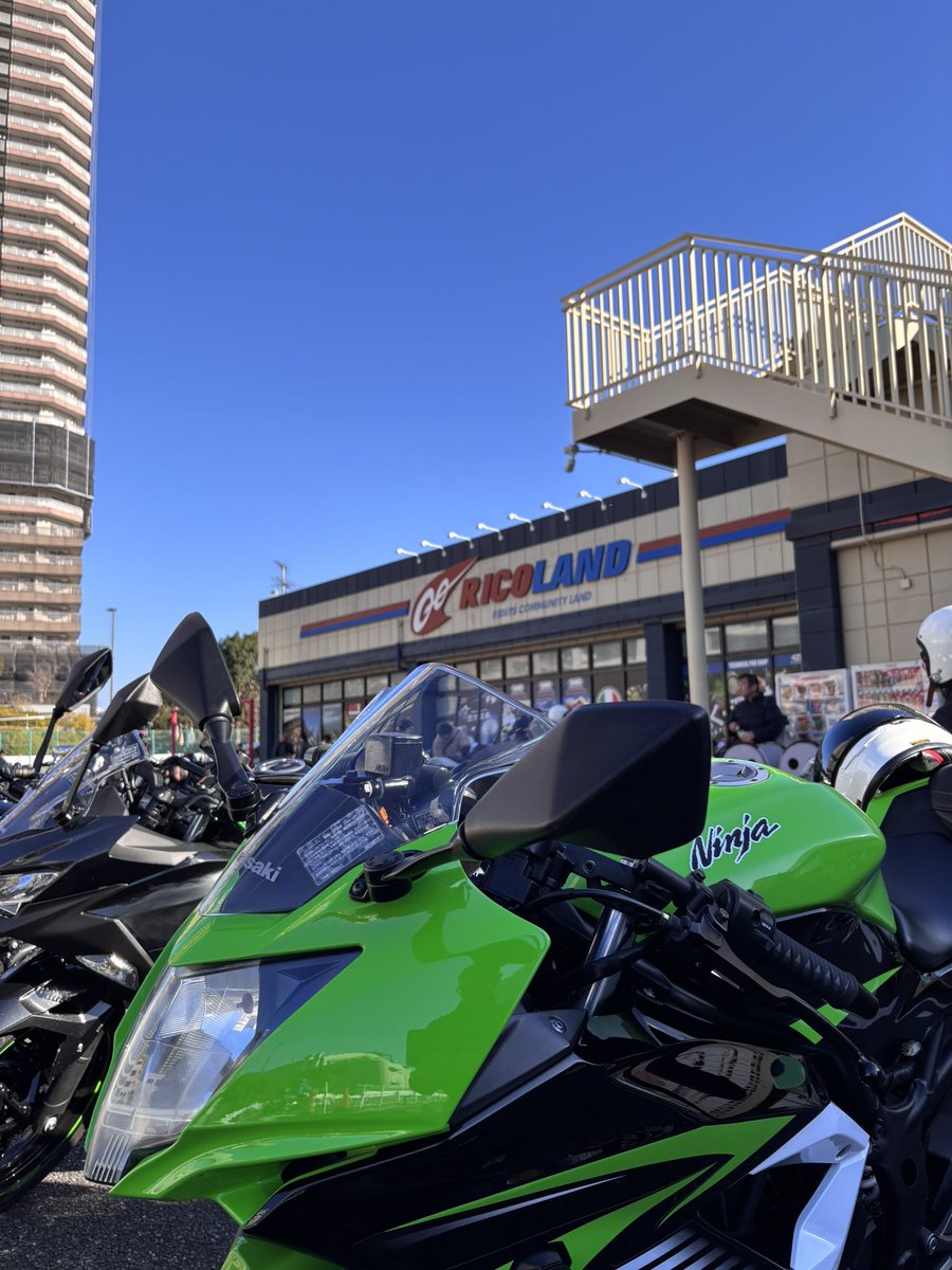 39Arigatou's tweet image. かろうじて。
#ライコランド #東雲 #Ninja250SL 
@Apollon_carmoto さん
@Ninja_Hiro90025 さん
#Apollonさん イベントに来た休日散歩。