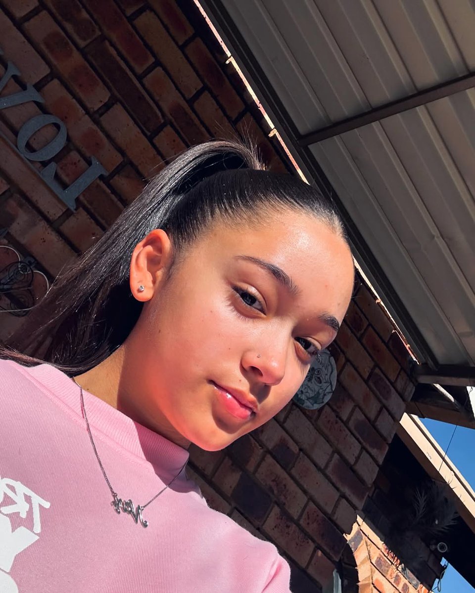 _Ayshert's tweet image. Can I have your WhatsApp number!!