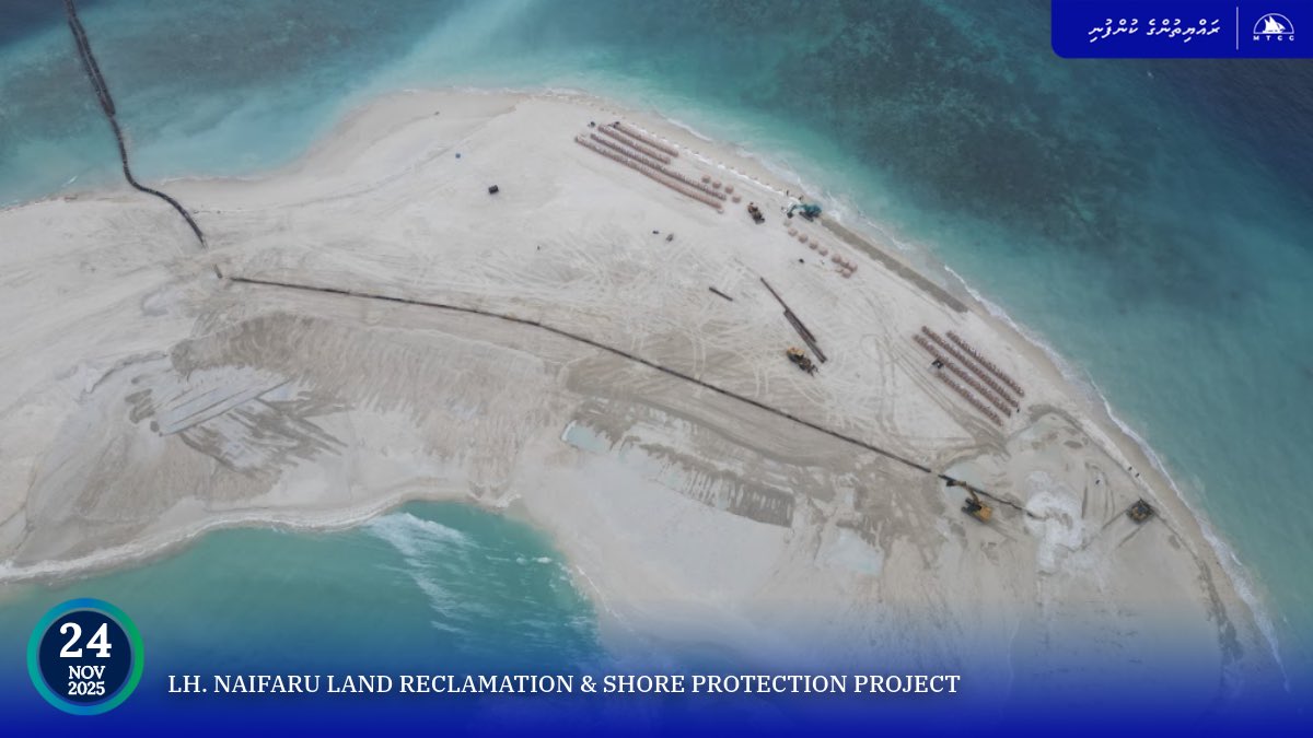 MTCCPlc's tweet image. Project Update: Design and build of Land Reclamation and Shore Protection at Lh. Naifaru

Land reclamation work is currently ongoing with 16% progress, and sand bund work has reached 25% progress.

Follow more updates at: projects.mtcc.com.mv

#MTCCProjects #TeamMTCC…