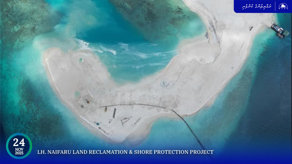 MTCCPlc's tweet image. Project Update: Design and build of Land Reclamation and Shore Protection at Lh. Naifaru

Land reclamation work is currently ongoing with 16% progress, and sand bund work has reached 25% progress.

Follow more updates at: projects.mtcc.com.mv

#MTCCProjects #TeamMTCC…