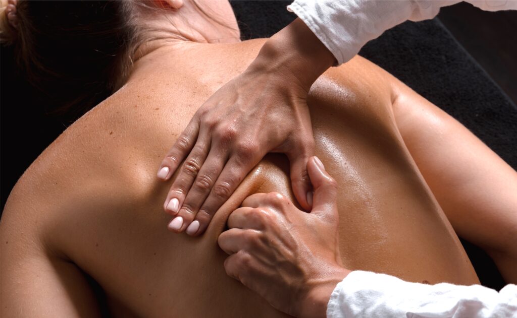 mtperformancedk's tweet photo. Fascia reacts long before your brain does.

It holds your deepest sensations, emotional imprints, and unprocessed stress - even when the mind has moved on.

It reacts through instant electrical signaling and stores patterns that shape how you breathe, move, and feel.

Here's how: https://t.co/cIjBhU7hfX
