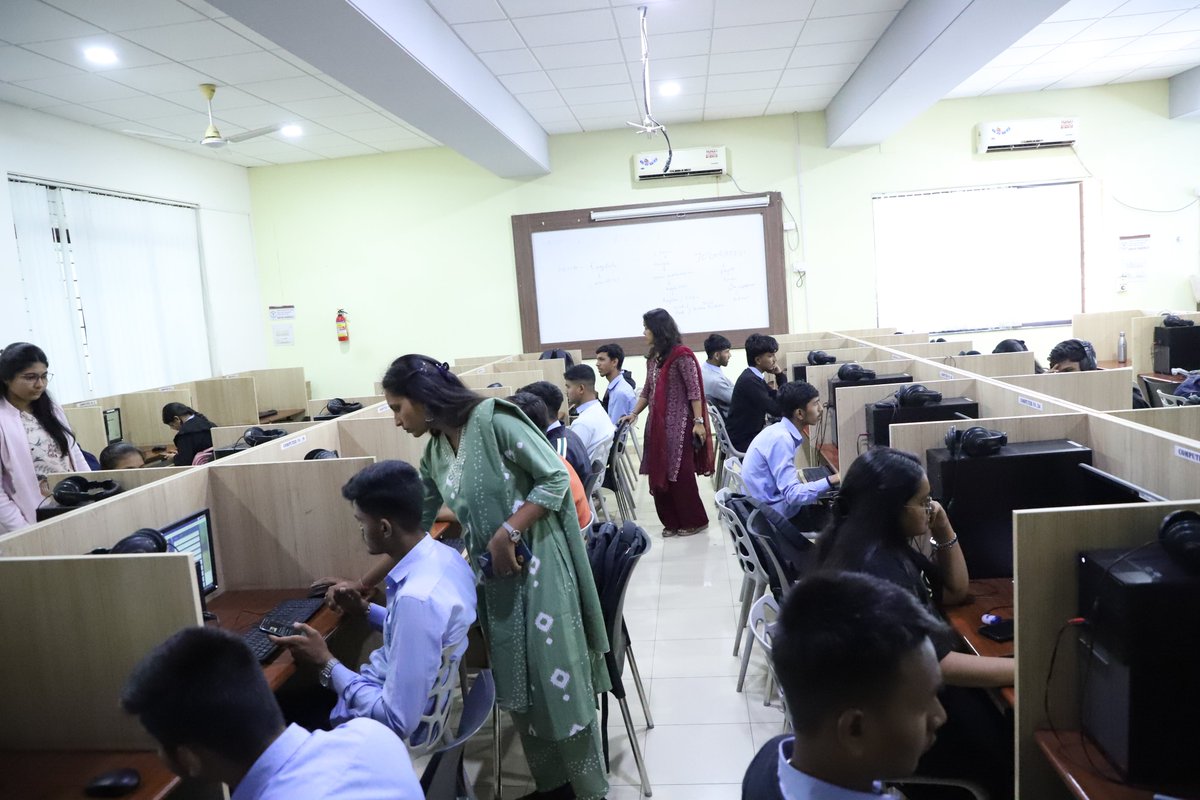 DypacsJ's tweet image. Empowering students for future opportunities!
HCL Counselling Session &amp;amp; Entrance Exam successfully conducted .
Proud to guide our learners toward a brighter career path.
#DYPJuniorCollege #DYPACS #HCLTechBee #StudentSuccess #CareerOpportunities #FutureReady #CampusDrive