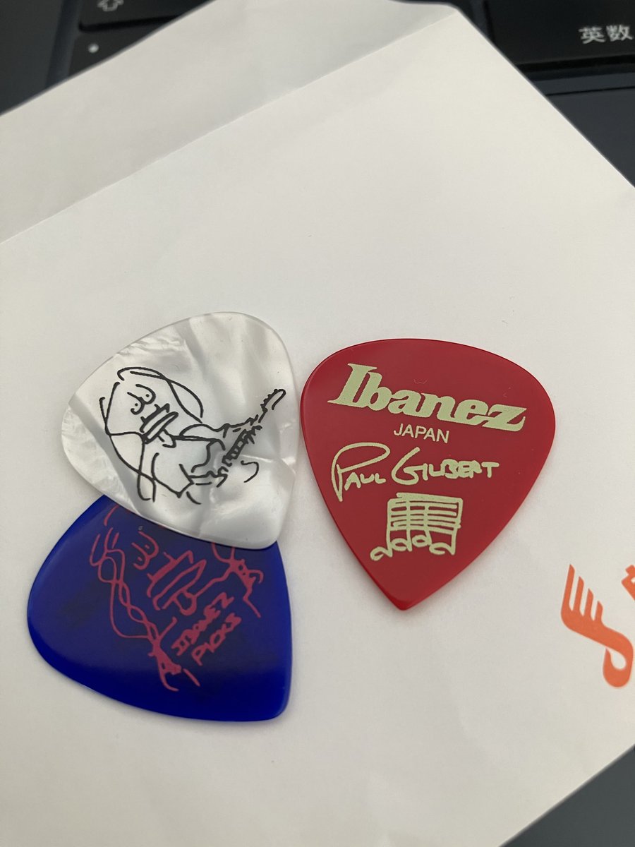 snakebite tweet media