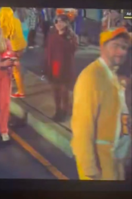 LMFAO IS THIS YOU IN THE NEW TV SPOT <a href="/Razzbowski/">Razz</a> ????