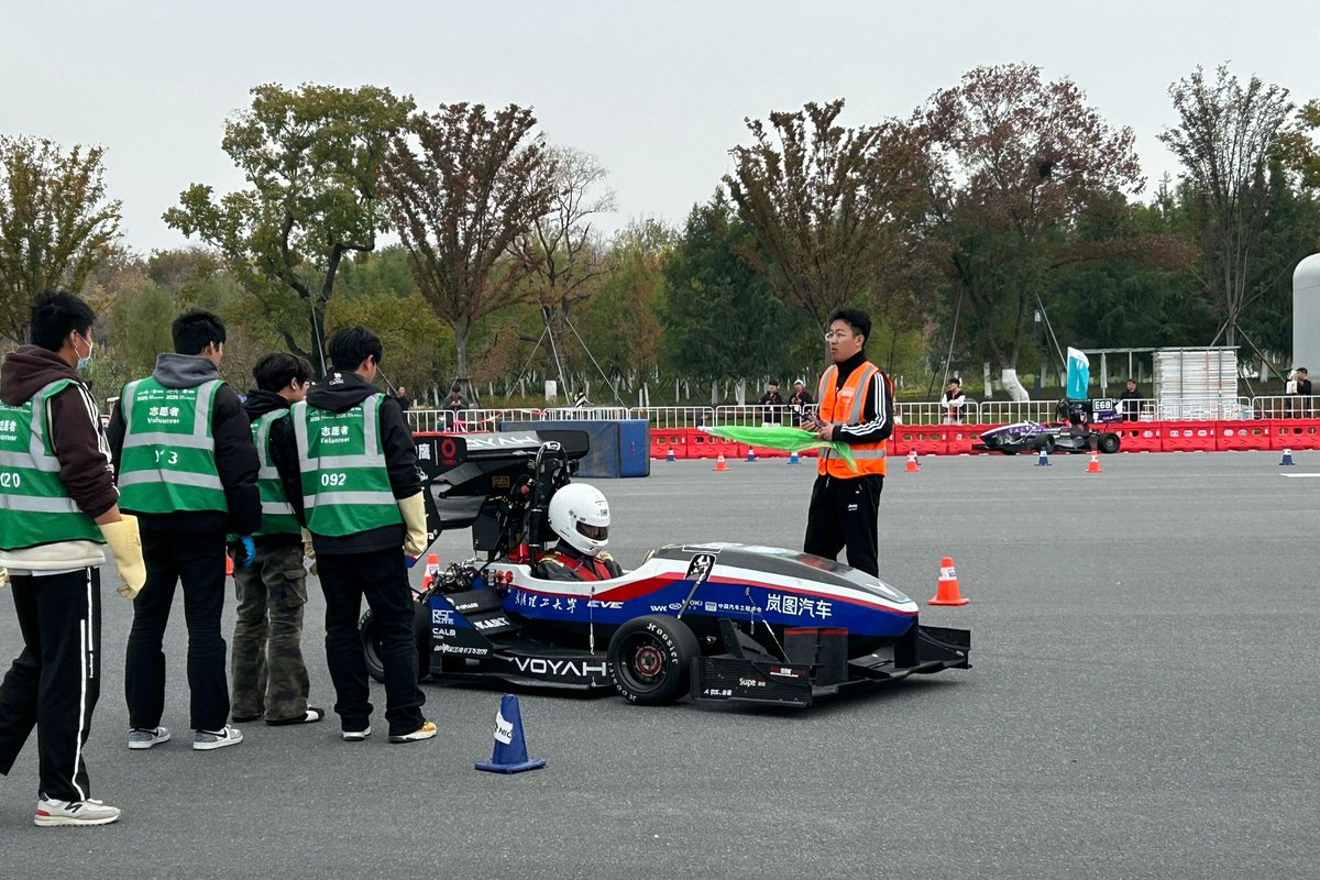 liuxiyuan2005's tweet image. It&apos;s a pity that I still didn&apos;t drive the car back in the endurance test. 
Hope WUTE will be better next year.

#formulastudent #formulastudentchina #fsae #formulasae #formulastudentelectric #sae