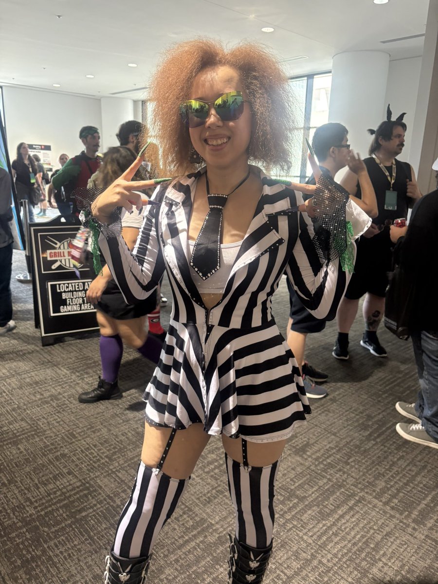 RyuAwesome126's tweet image. Gosh you were awesome in DragonCon 25 @ModelGina 😆