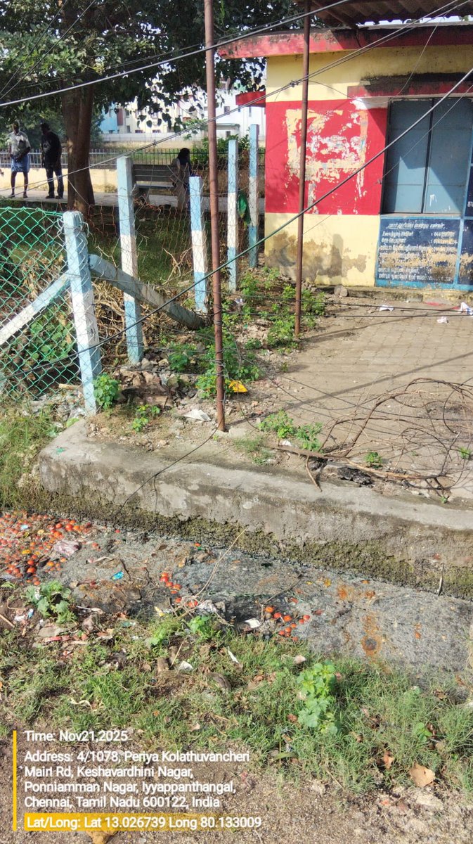 AsSan98mat01's tweet image. 🚨 @KanchiCollector  @CMOTamilNadu @Office_of_Udhay  @Chief_Secy_TN 
Garbage in open stormwater canal near #Ayyapanthangal #AnnaiStores #BharaniputhurRoad #RationShop = flood risk! Clean up NOW for public health &amp;amp; safety. #CleanTN #RoadSafety